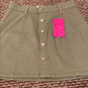 Green skirt brand new